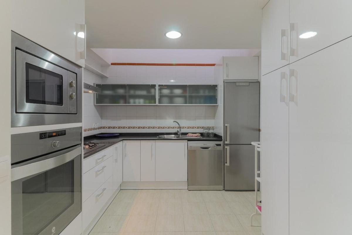 C43 - Family House With Terrace And Shared Pool Villa เบนัลมาเดนา ภายนอก รูปภาพ