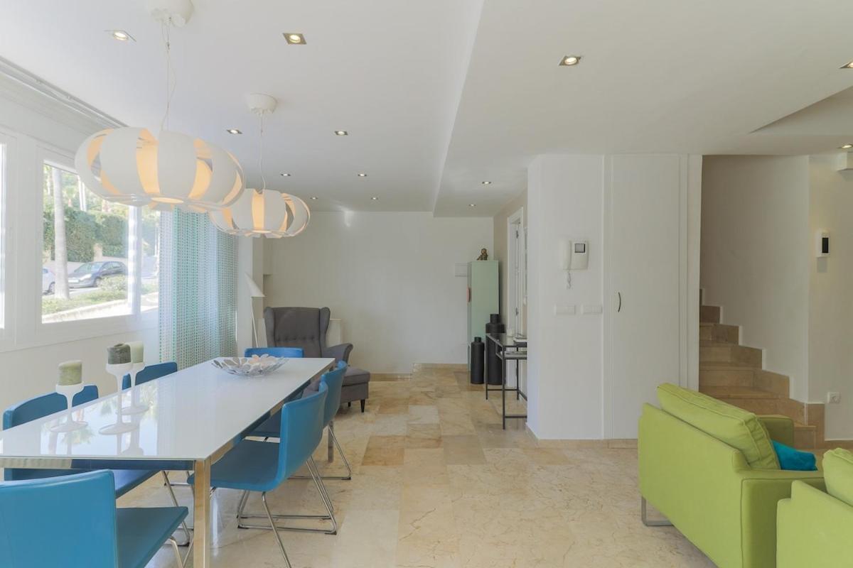 C43 - Family House With Terrace And Shared Pool Villa เบนัลมาเดนา ภายนอก รูปภาพ